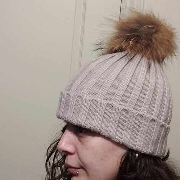 100% fur pom pom winter hat - Picture 4 of 4